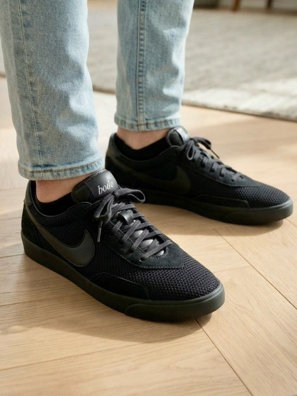 NIKE ASTROGRABBER SNEAKERS